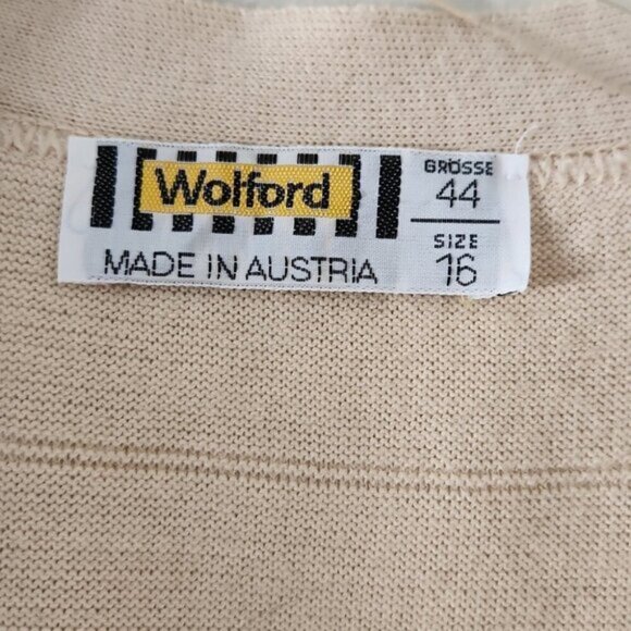 WOLFORD | Vintage wool vest beige sz 44 - Picture 3 of 4